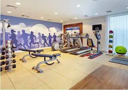 Hotel Hampton By Hilton West